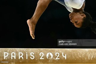 Simone Biles feet photo thumbnail