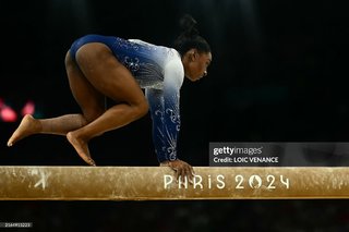 Simone Biles feet photo thumbnail