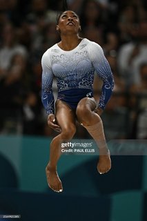 Simone Biles feet photo thumbnail