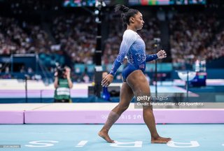 Simone Biles feet photo thumbnail
