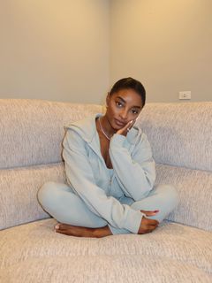 Simone Biles feet photo thumbnail