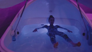 Simone Giertz feet photo 6