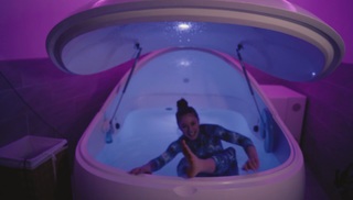 Simone Giertz feet photo 5