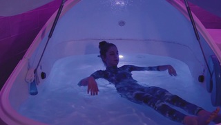 Simone Giertz feet photo 4