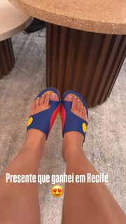 Simone Mendes feet photo 2