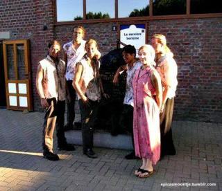 Simone Simons feet photo thumbnail