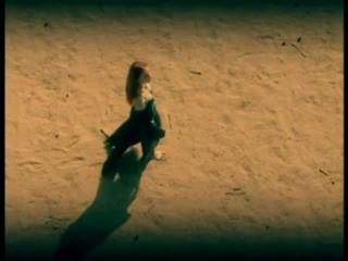 Simone Simons feet photo thumbnail