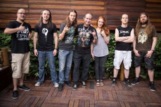 Simone Simons feet photo thumbnail