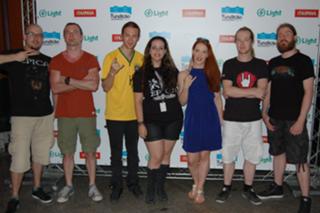 Simone Simons feet photo thumbnail