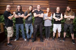 Simone Simons feet photo thumbnail