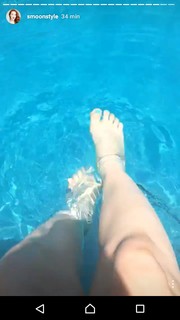 Simone Simons feet photo thumbnail