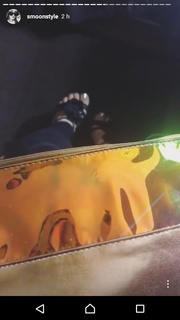 Simone Simons feet photo thumbnail