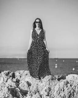 Simone Simons feet photo thumbnail