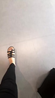Simone Simons feet photo thumbnail
