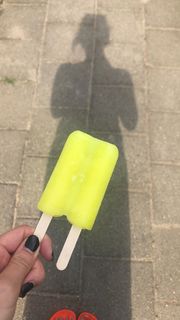 Simone Simons feet photo thumbnail