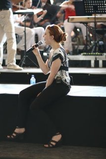 Simone Simons feet photo thumbnail