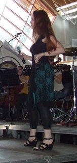 Simone Simons feet photo thumbnail