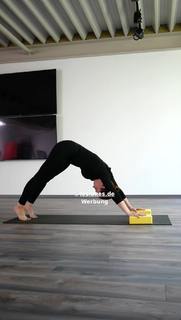 Simone Simons feet photo thumbnail