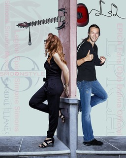 Simone Simons feet photo thumbnail