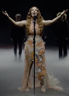 Simone Simons feet photo thumbnail