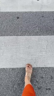 Simone Simons feet photo thumbnail