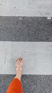 Simone Simons feet photo thumbnail