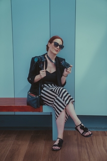 Simone Simons feet photo thumbnail