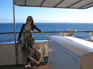 Simone Simons feet photo thumbnail