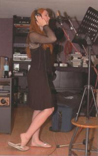 Simone Simons feet photo thumbnail