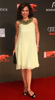 Simone Thomalla feet photo thumbnail