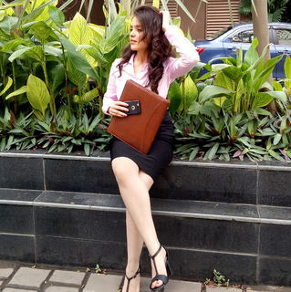 Simran Dhanwani feet photo 18