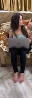 Simran Dhanwani feet photo 1