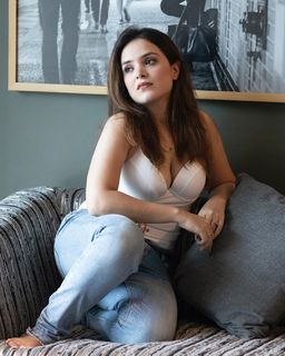Simran Dhanwani feet photo 20