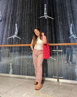 Simran Dhanwani feet photo 12