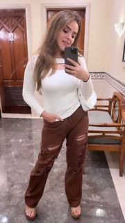 Simran Dhanwani feet photo 17