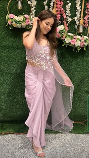 Simran Dhanwani feet photo 17
