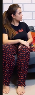 Simran Dhanwani feet photo 14