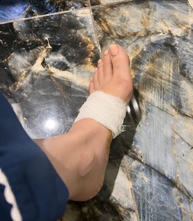 Simran Dhanwani feet photo 3