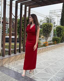 Simran Dhanwani feet photo 2