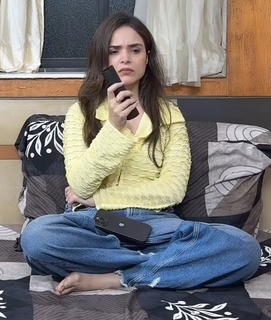 Simran Dhanwani feet photo 5