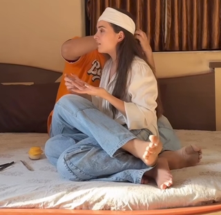 Simran Dhanwani feet photo 10