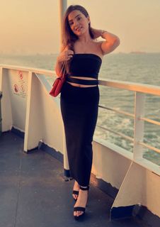 Simran Dhanwani feet photo 15