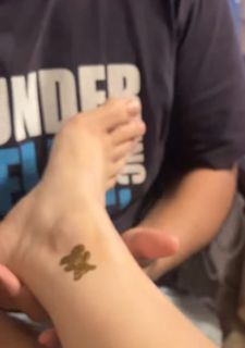 Simran Dhanwani feet photo 17