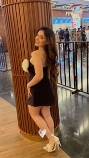 Simran Dhanwani feet photo 19