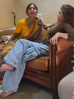Simran Dhanwani feet photo 6