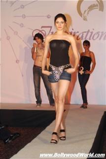 Simran Mundi feet photo 16
