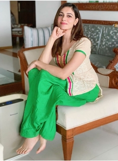 Simran Mundi feet photo 19