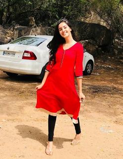 Simrat Kaur feet photo 1