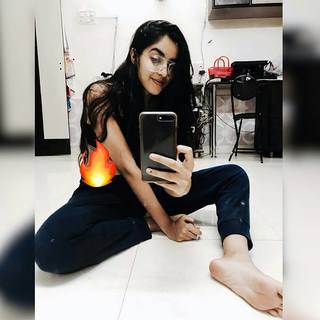 Simrat Kaur feet photo 9