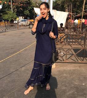 Simrat Kaur feet photo 19